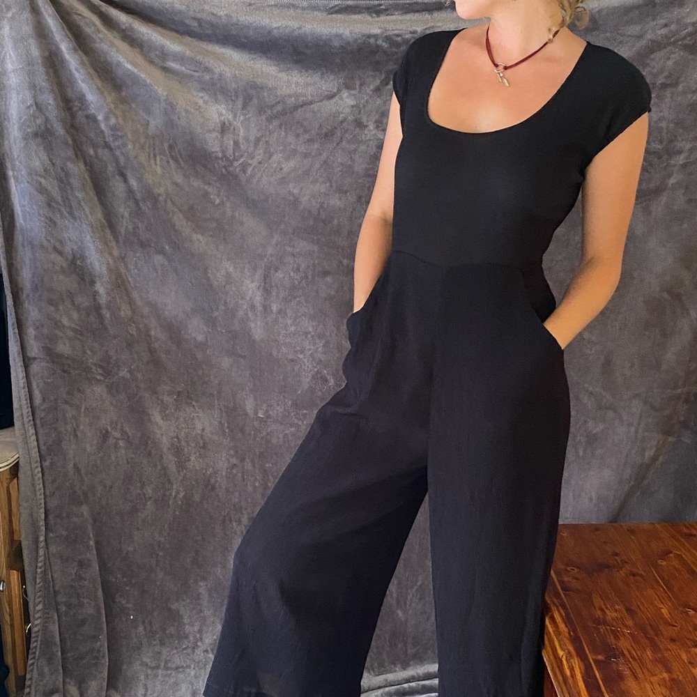 Black jumpsuit from Anthropologie - Picture 13 of 17